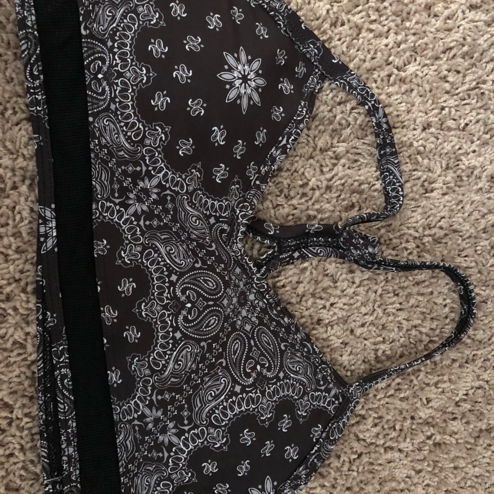 XS Lorna Jane sports bra